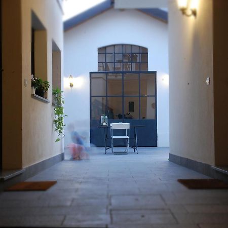 Bed and Breakfast Le Officine Di Via Marsala Леньяно Экстерьер фото