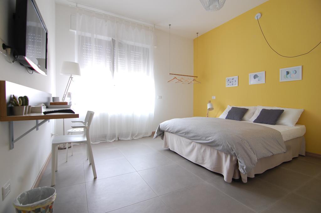 Bed and Breakfast Le Officine Di Via Marsala Леньяно Номер фото