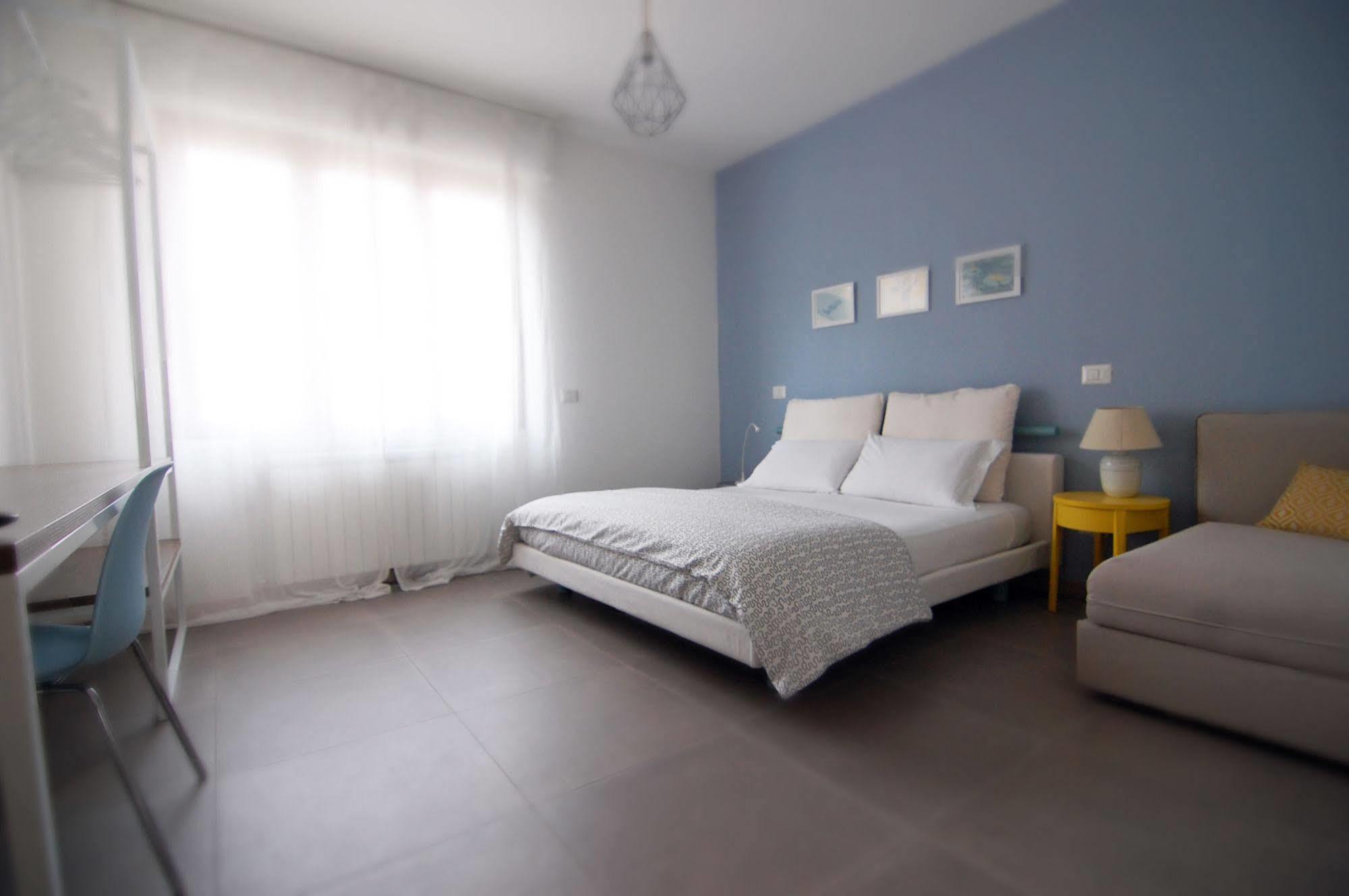 Bed and Breakfast Le Officine Di Via Marsala Леньяно Экстерьер фото